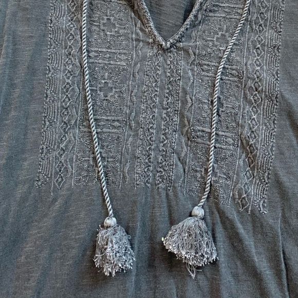 LUCKY BRAND || Woman’s gorgeous Bohemian Pom Pom ruffle charcoal top tribal - Picture 6 of 9